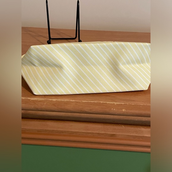 Winnie the Pooh yellow vinyl make up bag graphic new measure approximately - Picture 3 of 5